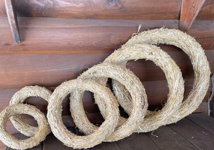 Basis kransen van stro en hout voor decoratie kopen Oudehaske